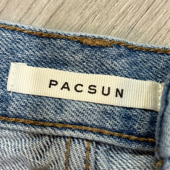 Pac Sun Vintage High Rise Distressed Button Fly Shorts Size 25 Light Wash Denim - Picture 3 of 7